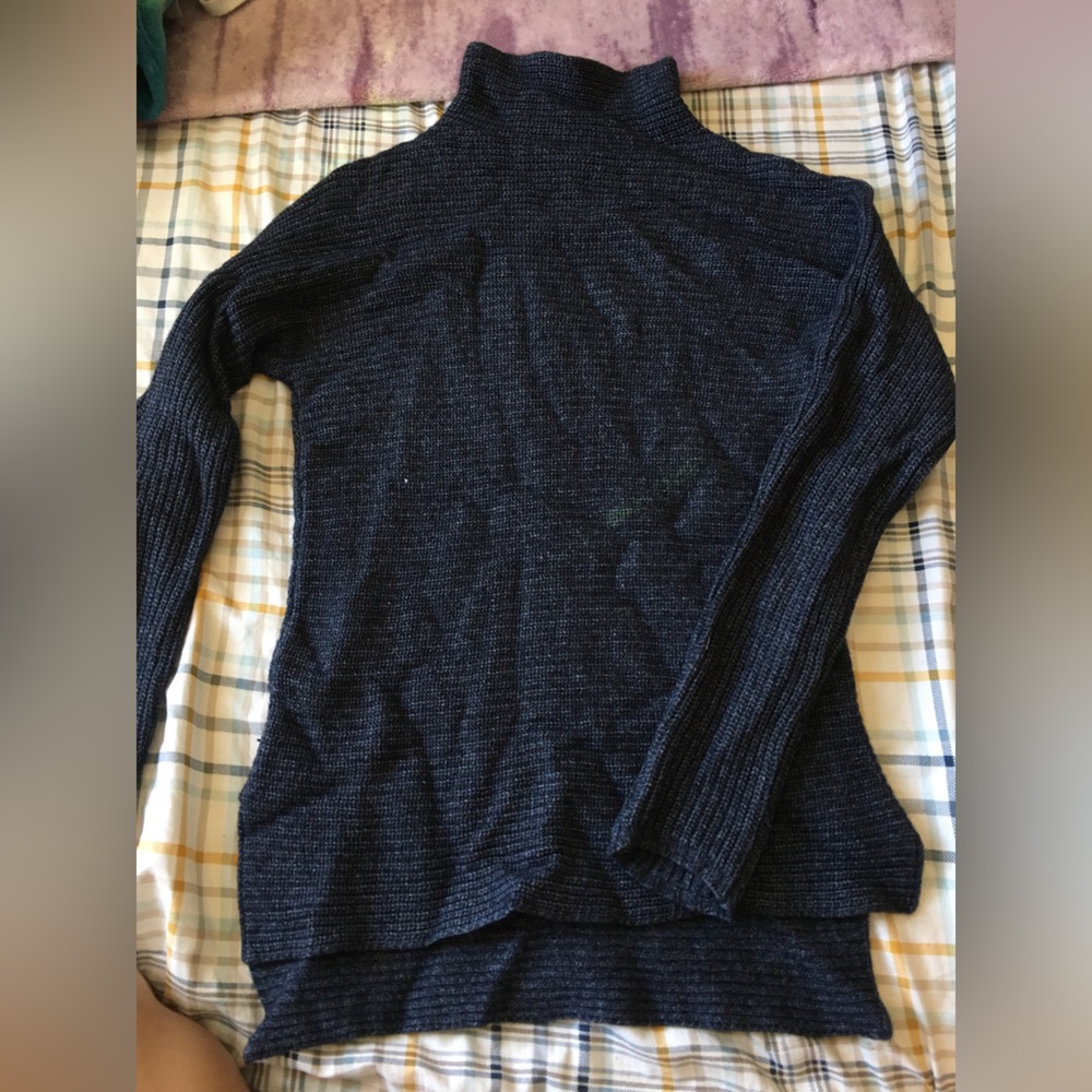 Thick knit cashmere low turtleneck